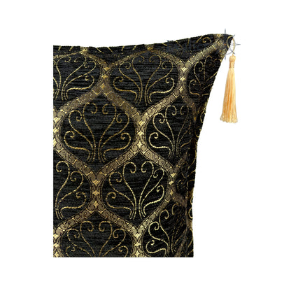Evalier Obsidian pillow cover – close-up corner detail, Imperial Elegance chenille cushion cover showing fabric texture, ornamental pattern, and tassel detail (45 × 45 cm / 18 × 18 in)