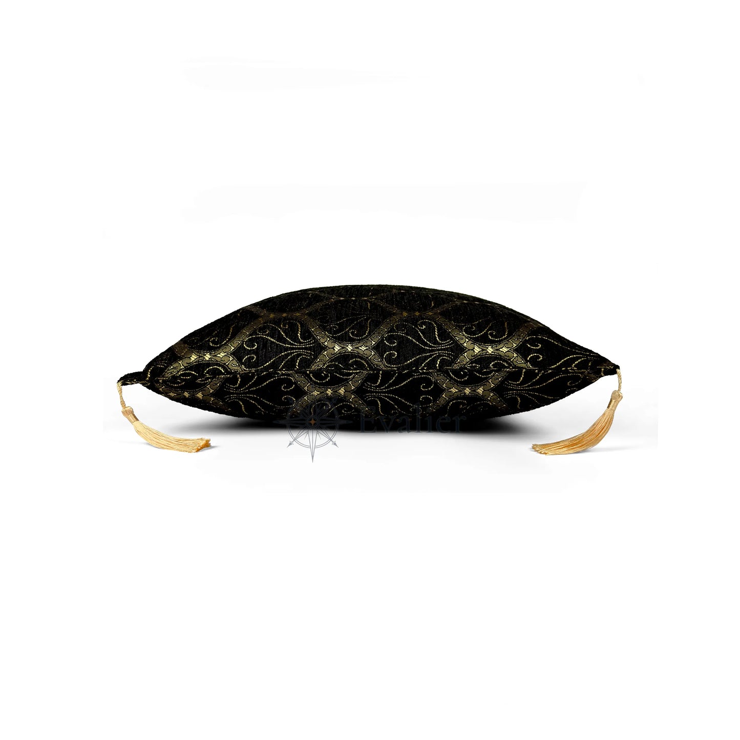 Evalier Obsidian pillow cover – side profile view, Imperial Elegance chenille decorative cushion cover showing thickness, structured silhouette, and refined shape (45 × 45 cm / 18 × 18 in)
