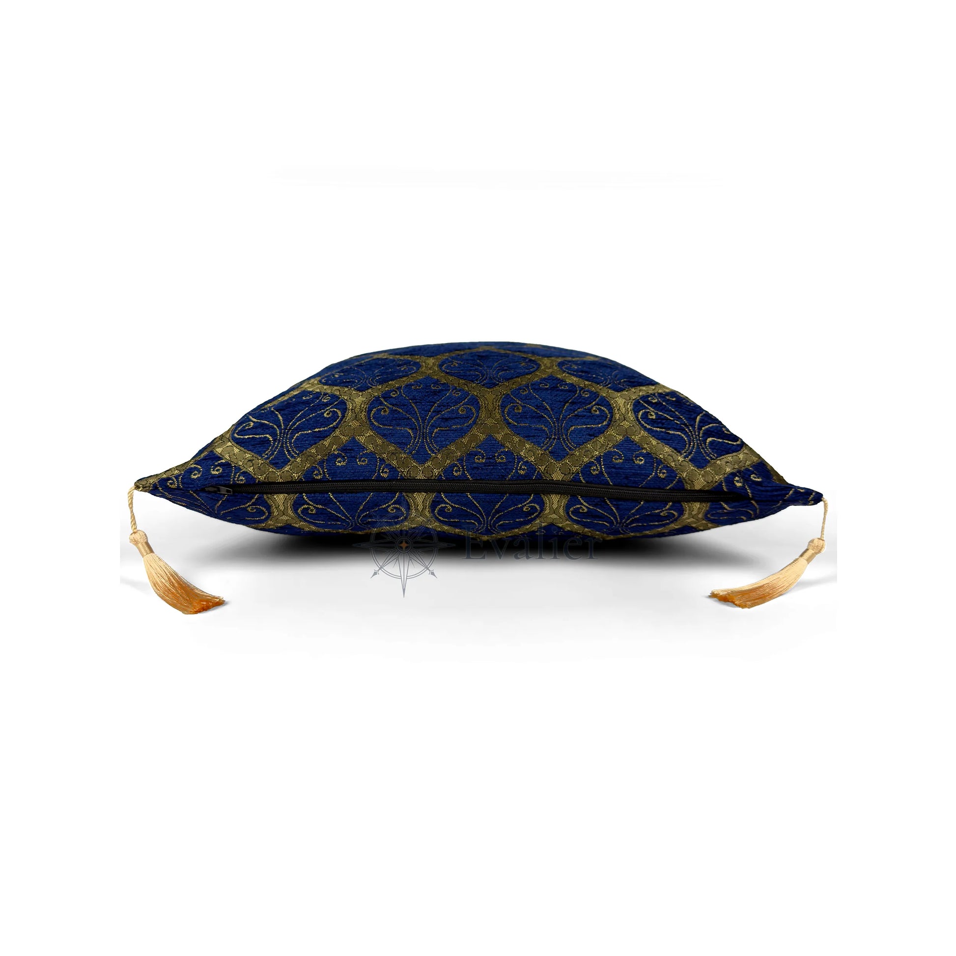 Evalier Sapphire pillow cover – side profile with hidden zipper, Imperial Elegance chenille decorative cushion cover showing closure detail, tailored construction, and corner tassels (45 × 45 cm / 18 × 18 in)