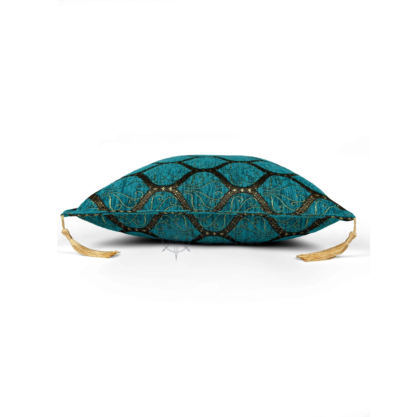 Evalier Turquoise pillow cover – side profile view, Imperial Elegance chenille decorative cushion cover showing thickness, structured silhouette, and refined shape (45 × 45 cm / 18 × 18 in)
