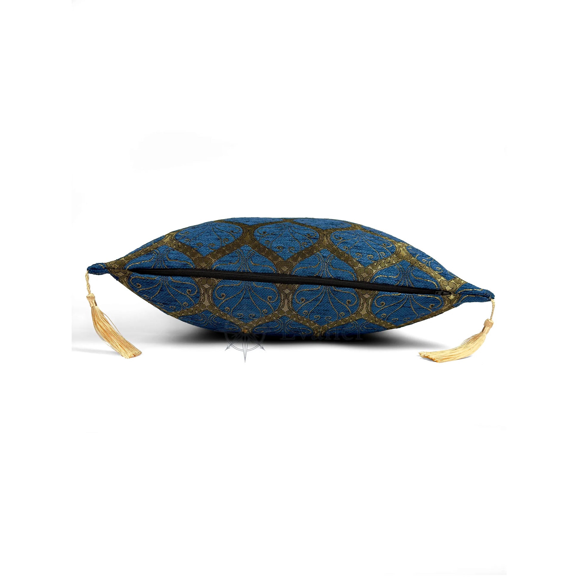 Evalier Royal Blue pillow cover – side profile with hidden zipper, Imperial Elegance chenille decorative cushion cover showing closure detail, tailored construction, and corner tassels (45 × 45 cm / 18 × 18 in)