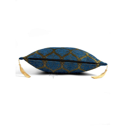 Evalier Royal Blue pillow cover – side profile with hidden zipper, Imperial Elegance chenille decorative cushion cover showing closure detail, tailored construction, and corner tassels (45 × 45 cm / 18 × 18 in)
