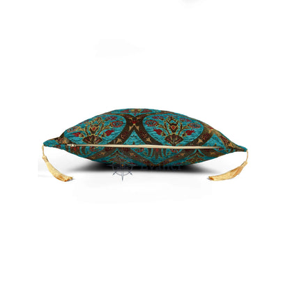 Turquoise pillow cover – side profile with hidden zipper, Royal Garden woven decorative cushion cover showing closure detail, tailored construction, and corner tassels (45 × 45 cm / 18 × 18 in)