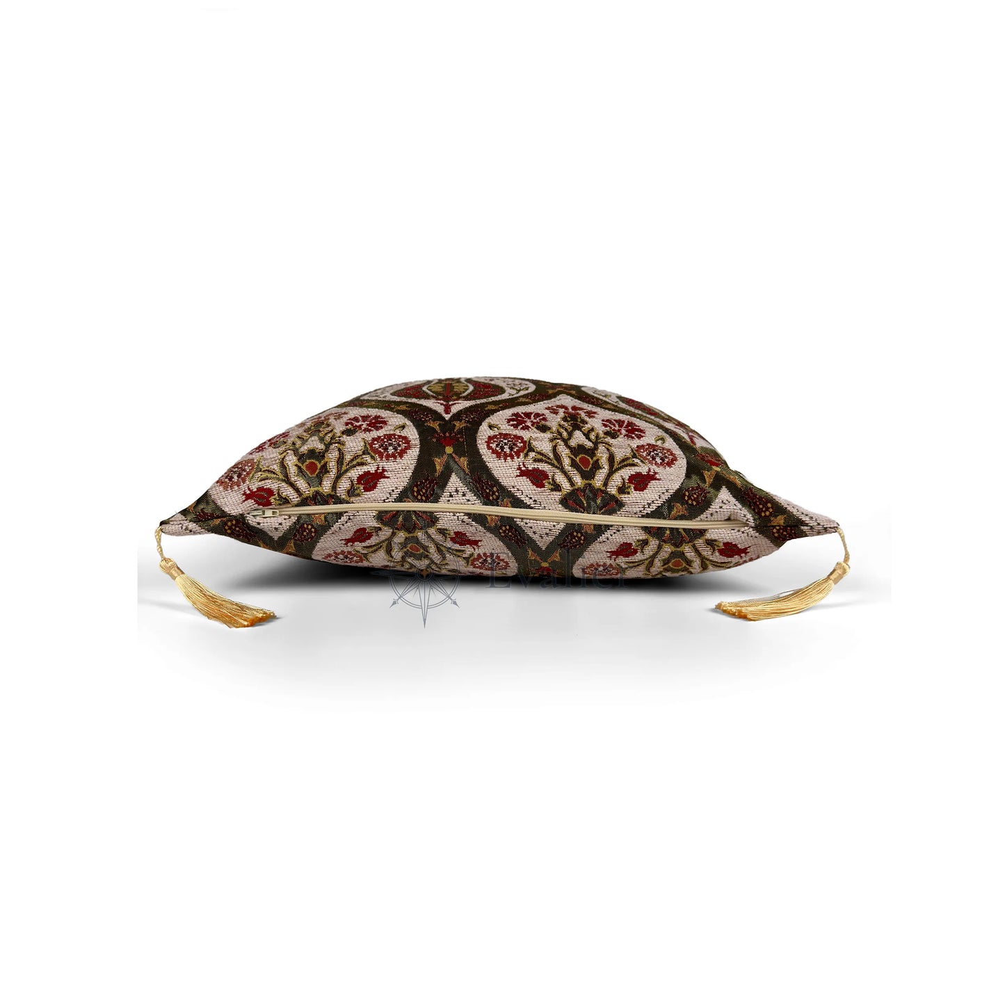 Ivory pillow cover – side profile with hidden zipper, Royal Garden woven decorative cushion cover showing closure detail, tailored construction, and corner tassels (45 × 45 cm / 18 × 18 in)