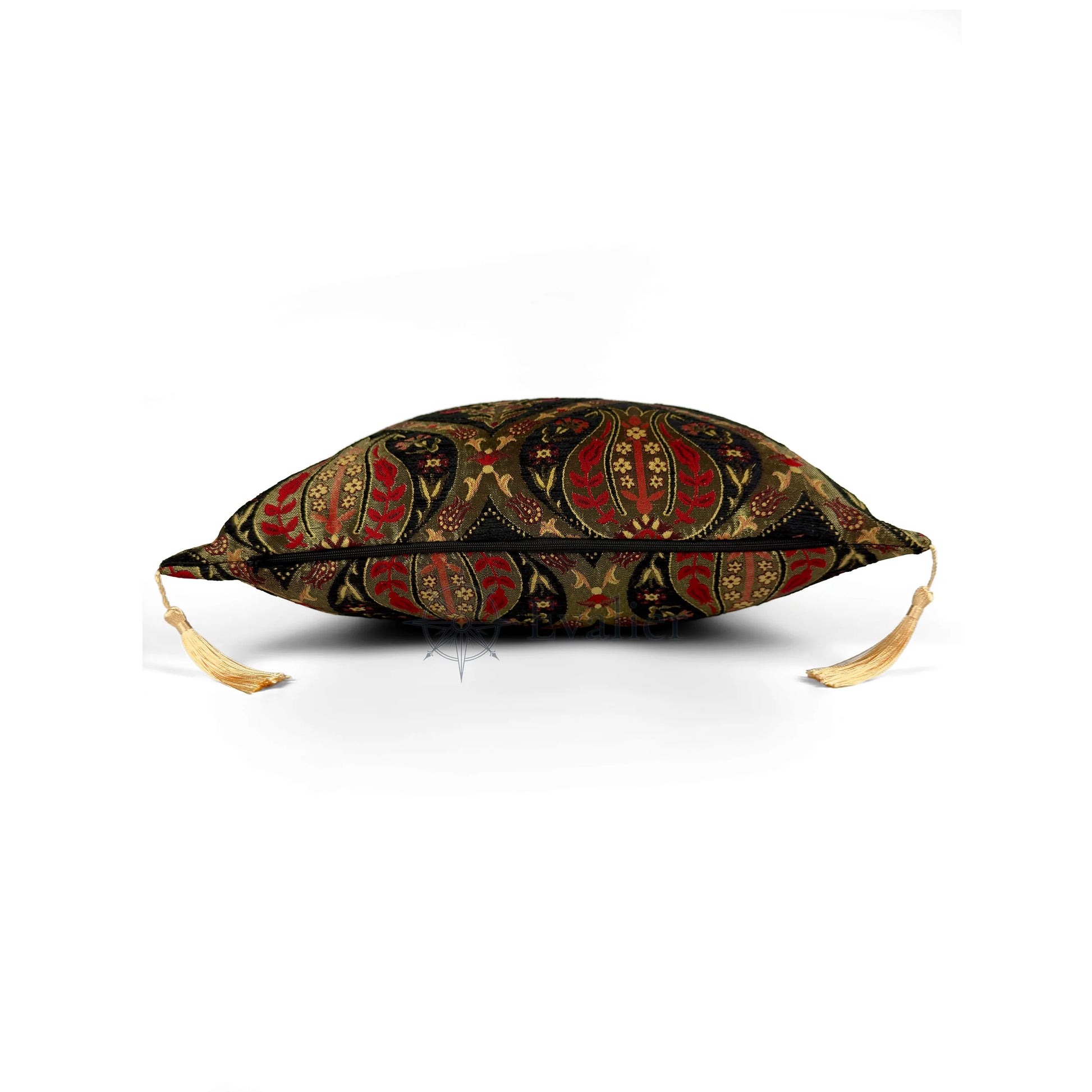 Midnight pillow cover – side profile with hidden zipper, Royal Garden woven decorative cushion cover showing closure detail, tailored construction, and corner tassels (45 × 45 cm / 18 x 18 in)