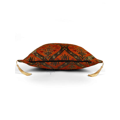 Amber pillow cover – side profile with hidden zipper, Royal Garden woven decorative cushion cover showing closure detail, tailored construction, and corner tassels (45 × 45 cm / 18 × 18 in)