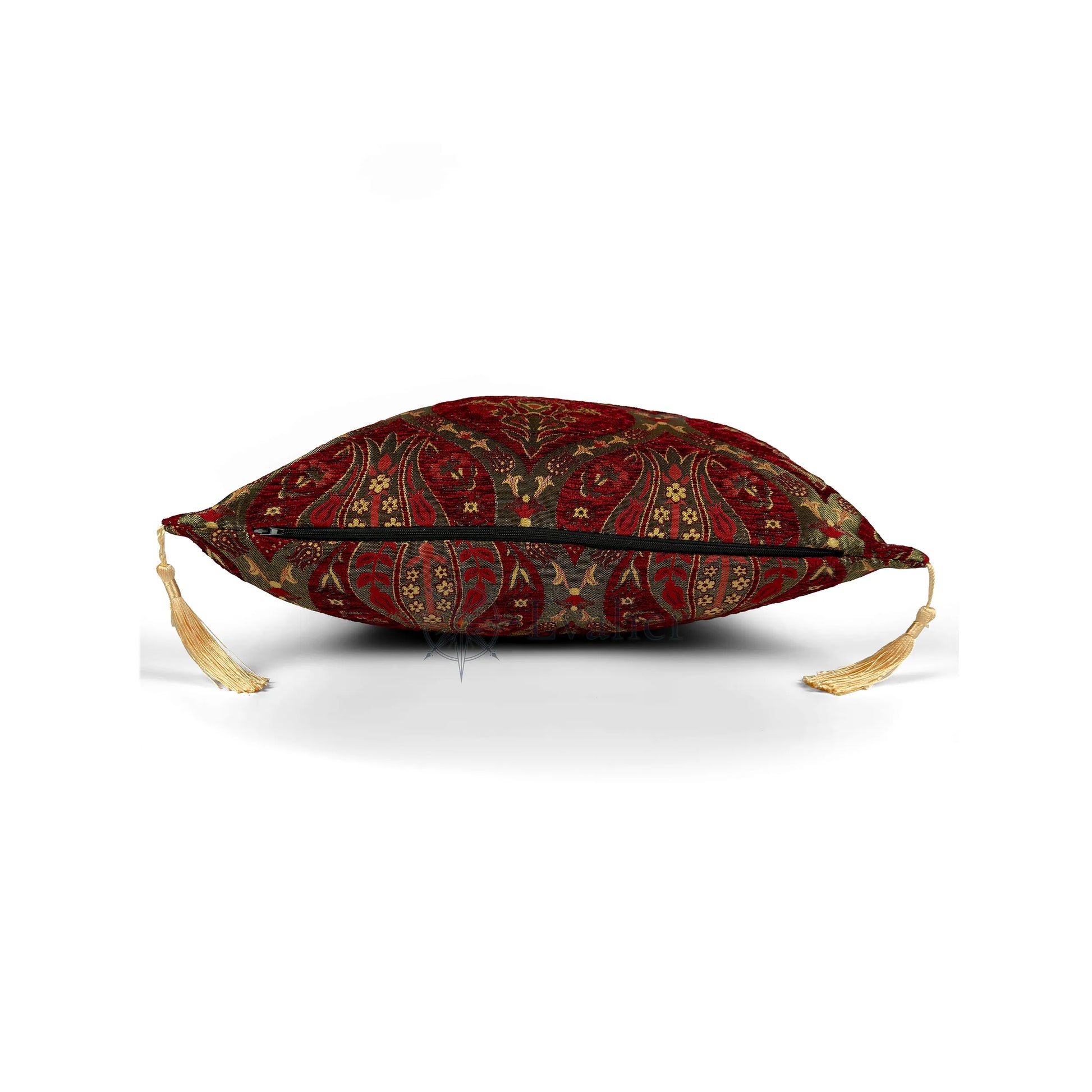 Scarlet pillow cover – side profile with hidden zipper, Royal Garden woven decorative cushion cover showing closure detail, tailored construction, and corner tassels (45 × 45 cm / 18 × 18 in)