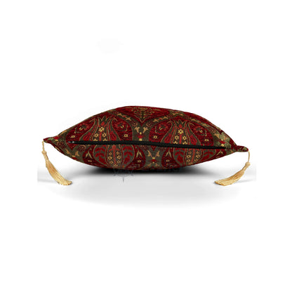 Scarlet pillow cover – side profile with hidden zipper, Royal Garden woven decorative cushion cover showing closure detail, tailored construction, and corner tassels (45 × 45 cm / 18 × 18 in)