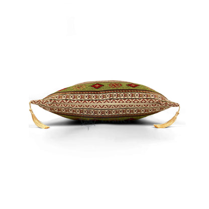 Evalier Sage pillow cover – side profile with hidden zipper, Heritage Kilim woven decorative cushion cover showing closure detail, tailored construction, and corner tassels (45 × 45 cm / 18 × 18 in)