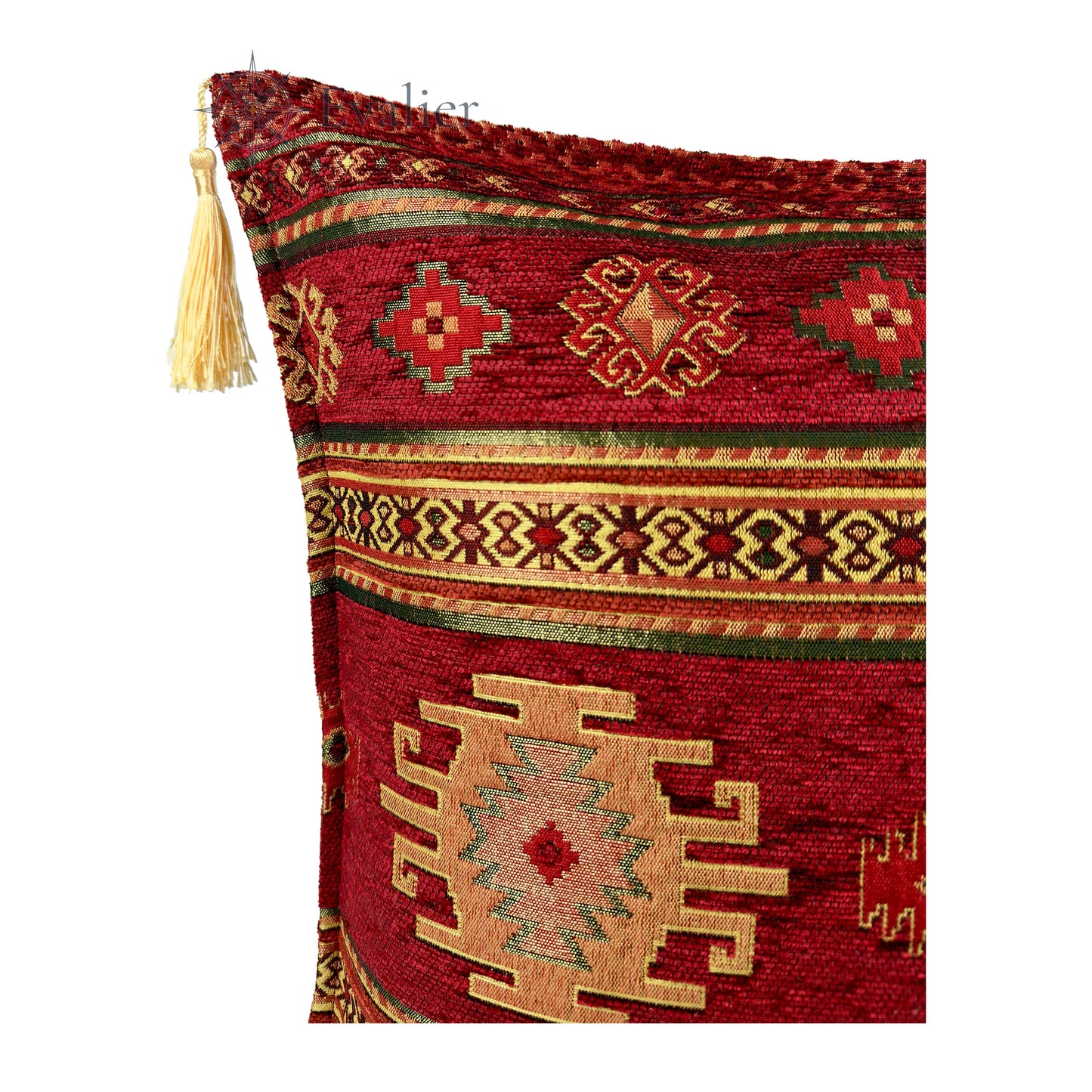 Evalier Crimson pillow cover – close-up corner detail, Heritage Kilim woven cushion cover showing fabric texture, kilim-inspired woven pattern, and tassel detail (45 × 45 cm / 18 × 18 in)