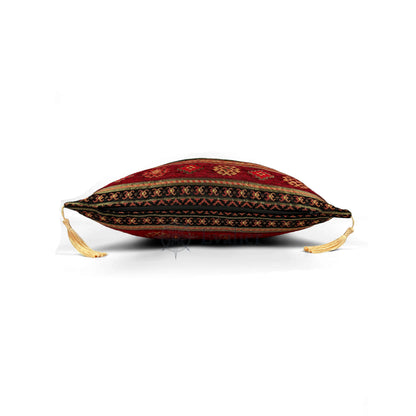 Evalier Midnight Black pillow cover – side profile with hidden zipper, Heritage Kilim woven decorative cushion cover showing closure detail, tailored construction, and corner tassels (45 × 45 cm / 18 × 18 in)