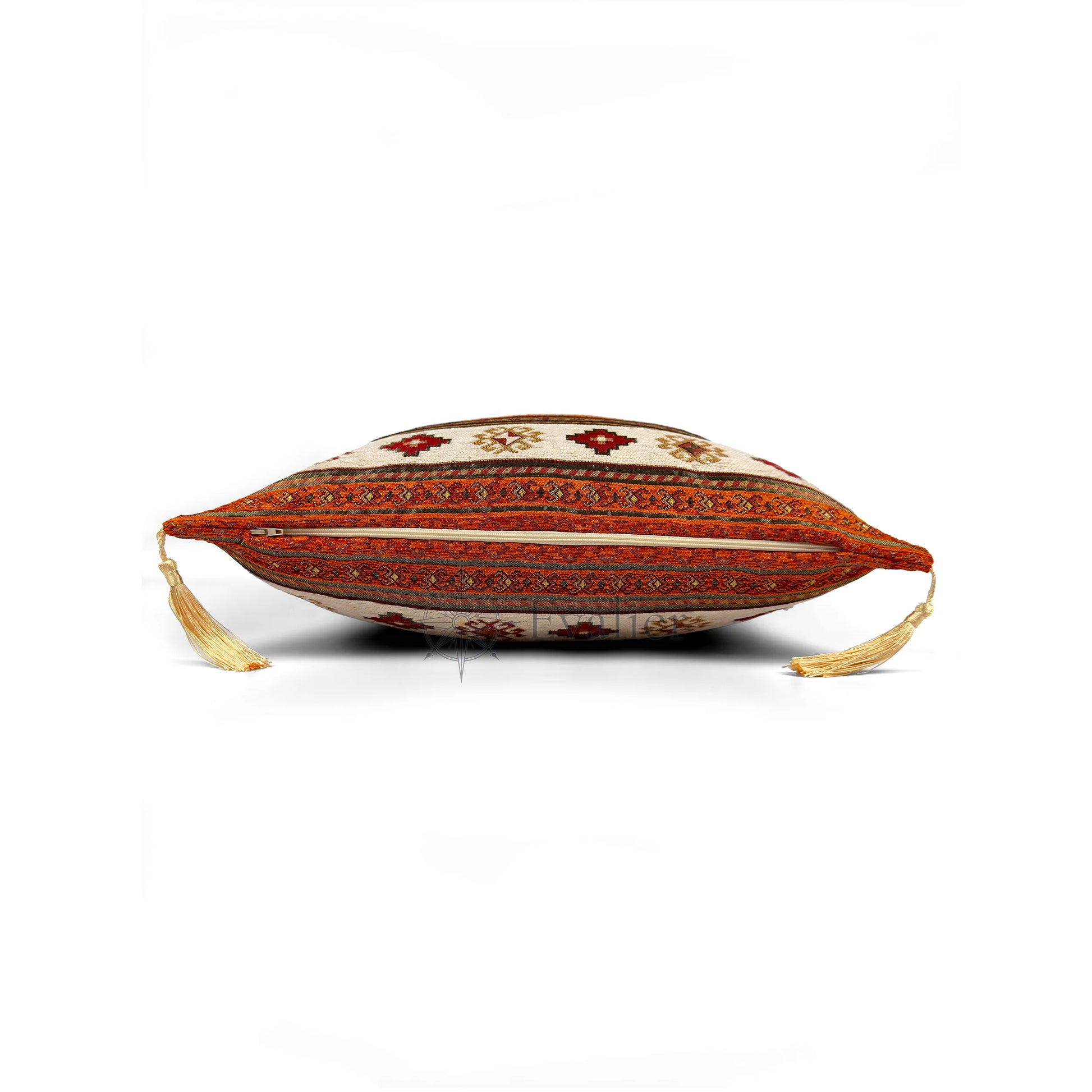 Evalier Amber pillow cover – side profile with hidden zipper, Heritage Kilim woven decorative cushion cover showing closure detail, tailored construction, and corner tassels (45 × 45 cm / 18 × 18 in)