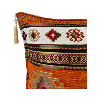 Evalier Amber pillow cover – close-up corner detail, Heritage Kilim woven cushion cover showing fabric texture, kilim-inspired woven pattern, and tassel detail (45 × 45 cm / 18 × 18 in)