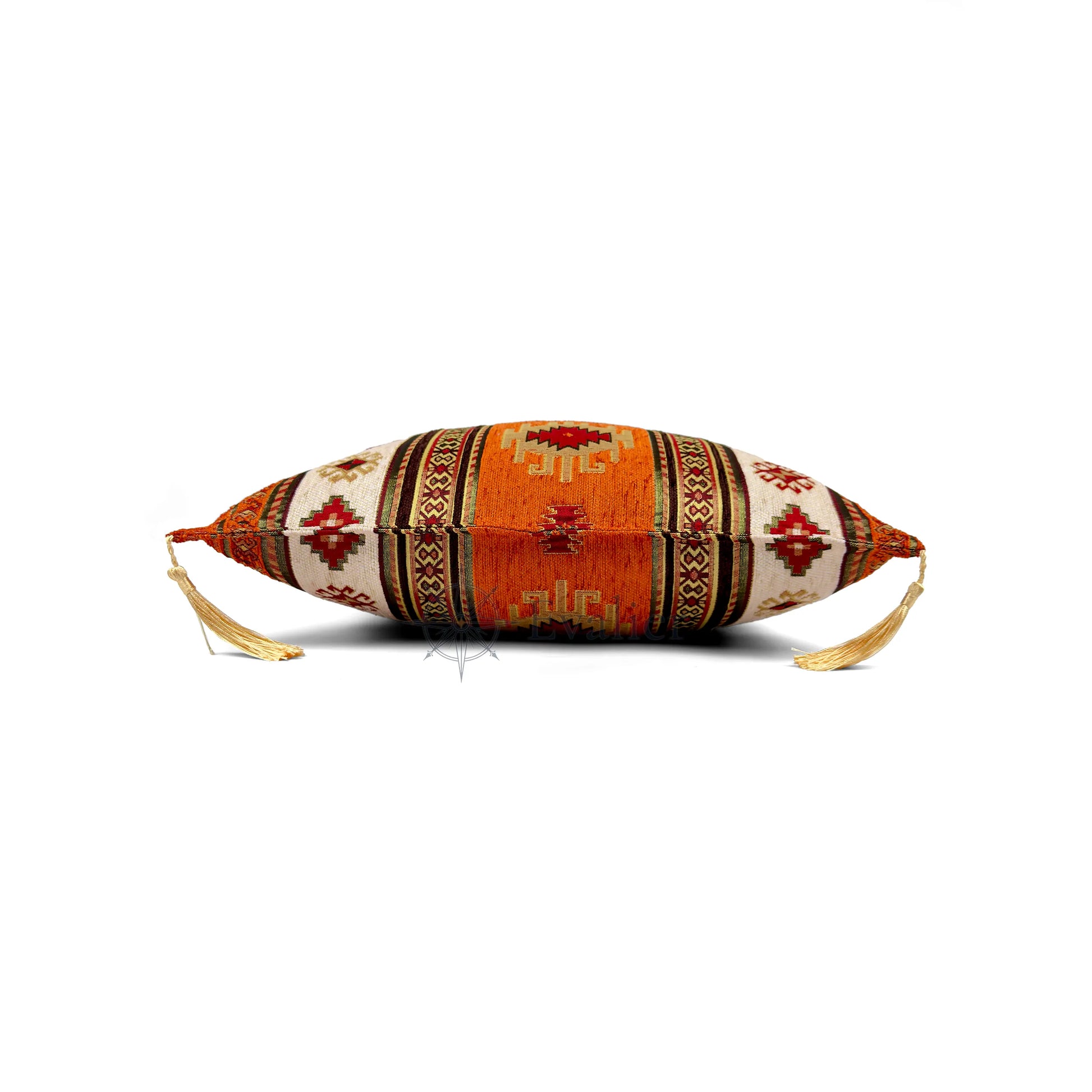 Evalier Amber pillow cover – side profile view, Heritage Kilim woven decorative cushion cover showing thickness, structured silhouette, and refined shape (45 × 45 cm / 18 × 18 in)