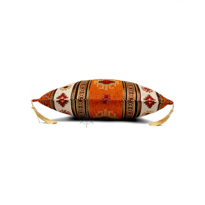 Evalier Amber pillow cover – side profile view, Heritage Kilim woven decorative cushion cover showing thickness, structured silhouette, and refined shape (45 × 45 cm / 18 × 18 in)